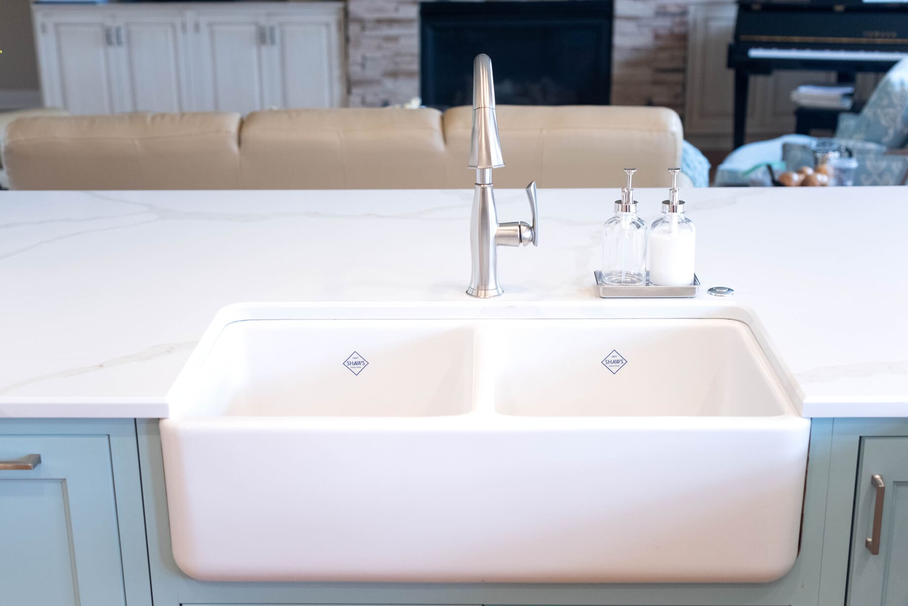 Trendy White Farmhouse Kitchen Sink