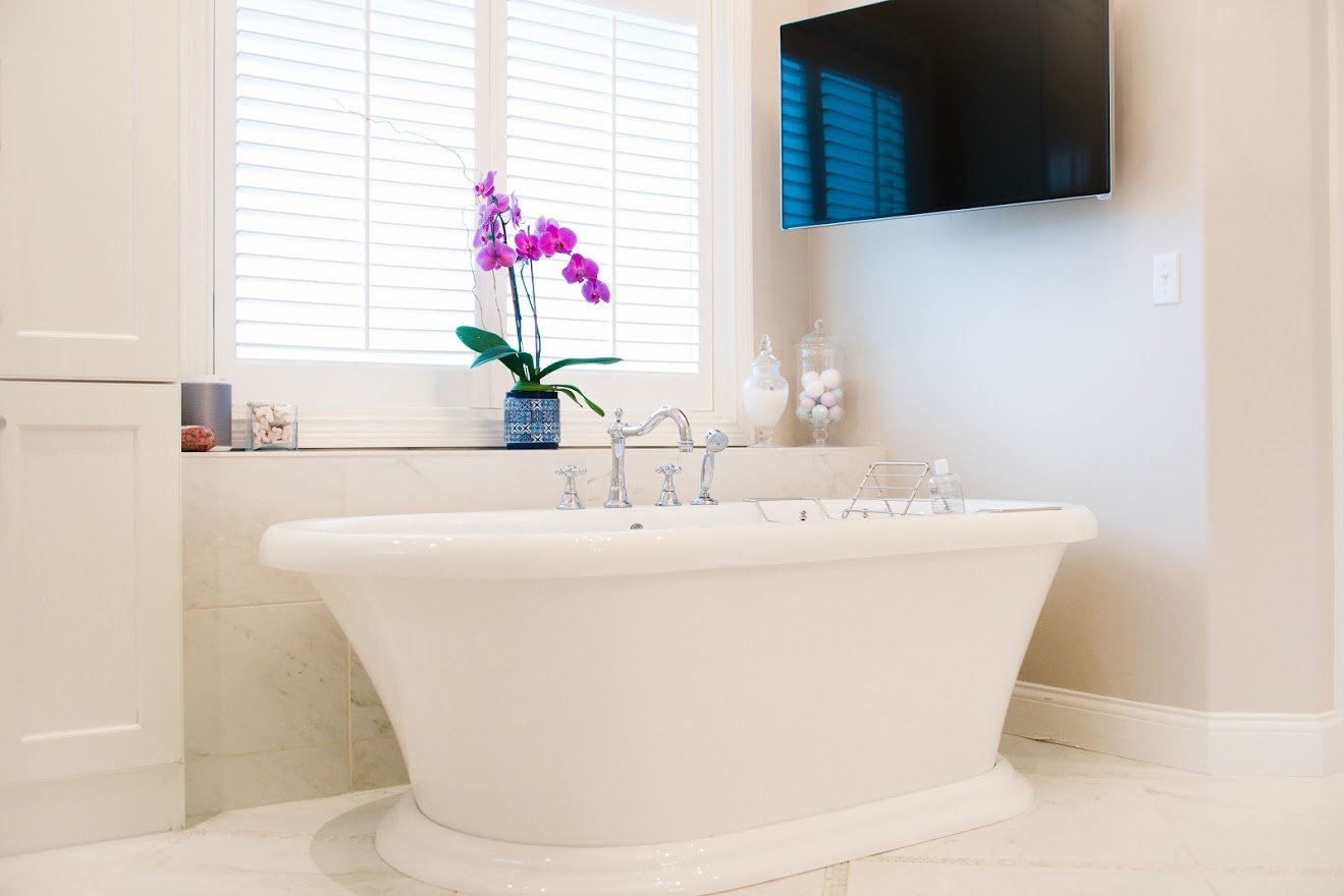 Luxury Bathroom - Granger, Indiana bathtub